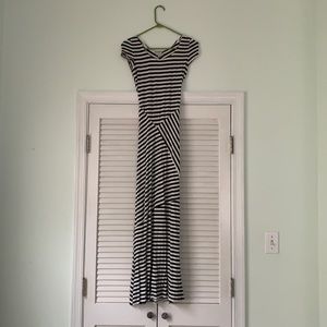 Maxi dress with open back